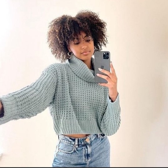 🆕 GARAGE | Chenille Turtleneck - Picture 4 of 6